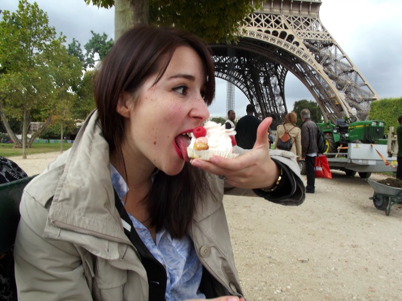travel blogger outtakes eating like a lady